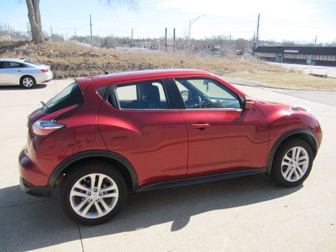 Used 2016 Nissan Juke SV image 6