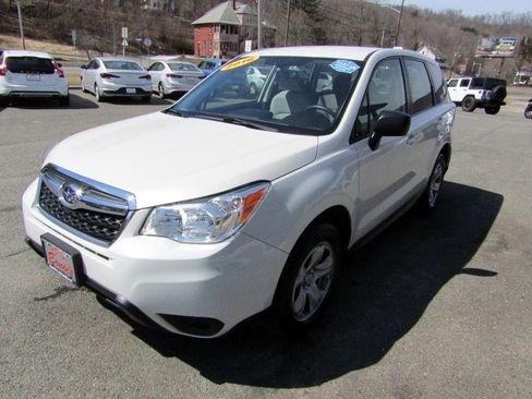 Used 2016 Subaru Forester 2.5i image 3