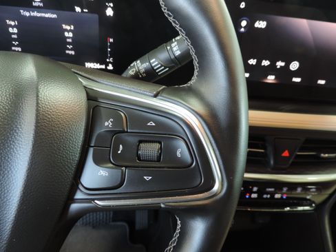 Used 2024 Buick Encore GX Avenir image 35