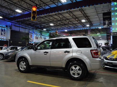 Used 2010 Ford Escape XLT image 4