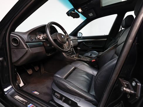 Used 2003 BMW M5 RWD image 9