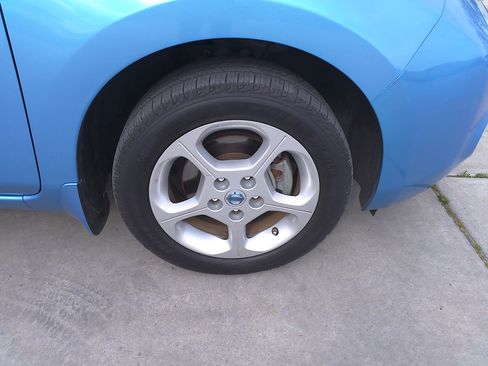 Used 2011 Nissan Leaf SL image 36