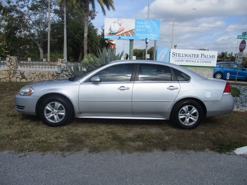 Used 2014 Chevrolet Impala Limited LS image 2