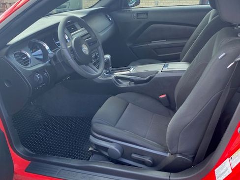 Used 2011 Ford Mustang Coupe RWD image 13