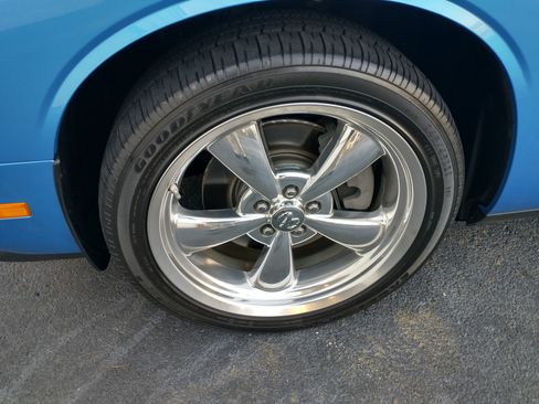 Used 2009 Dodge Challenger R/T image 12