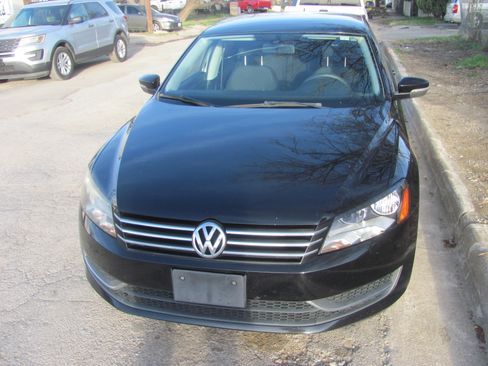 Used 2013 Volkswagen Passat 2.5 S image 2