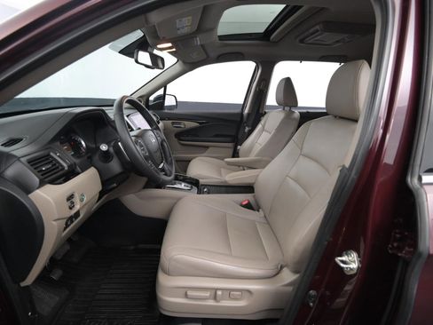 Used 2016 Honda Pilot Touring image 39