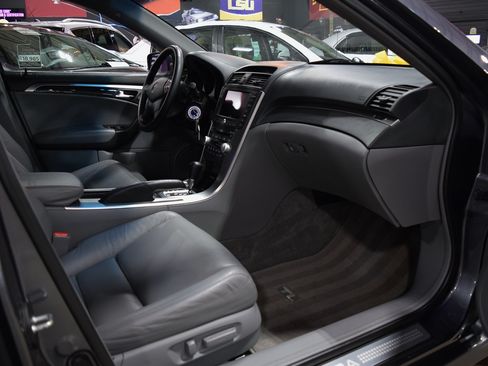Used 2005 Acura TL w/ Navigation FWD image 21