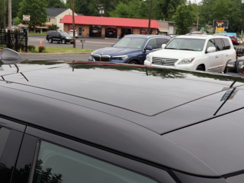 Used 2022 Land Rover Range Rover Evoque R-Dynamic S image 14