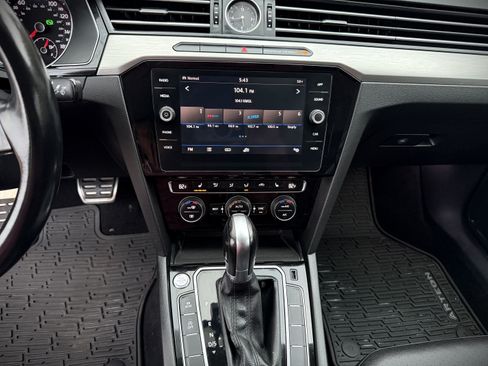 Used 2019 Volkswagen Arteon SE image 26