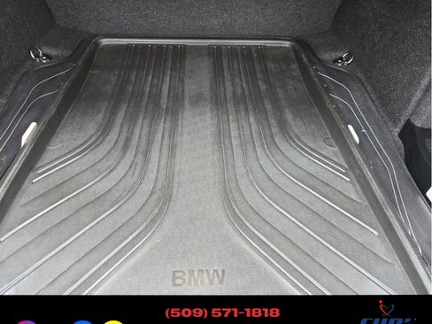 Used 2017 BMW 320i xDrive image 19