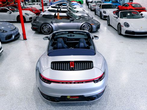Used 2020 Porsche 911 Carrera 4S Cabriolet AWD/4WD image 19