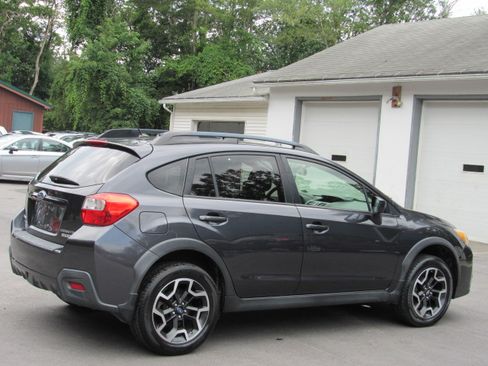 Used 2016 Subaru Crosstrek 2.0i Premium AWD/4WD image 9