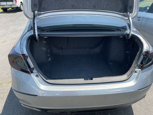 Used 2018 Honda Accord Sport image 12