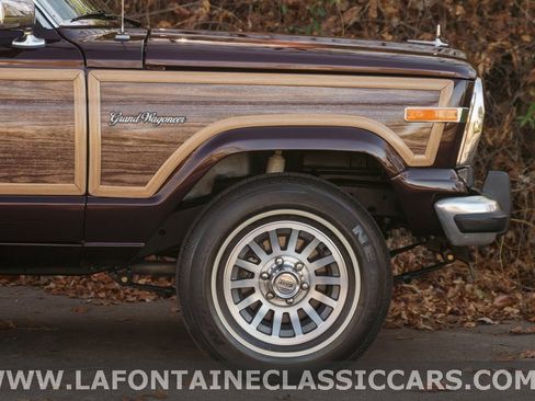 Used 1991 Jeep Grand Wagoneer image 12