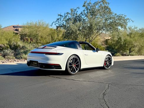 Used 2021 Porsche 911 Targa 4S image 12