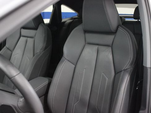 Used 2024 Audi Q4 e-tron Premium Plus image 32