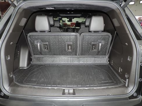 Used 2023 Chevrolet Traverse RS image 27
