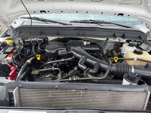 Used 2015 Ford F550 2WD Regular Cab Super Duty image 19