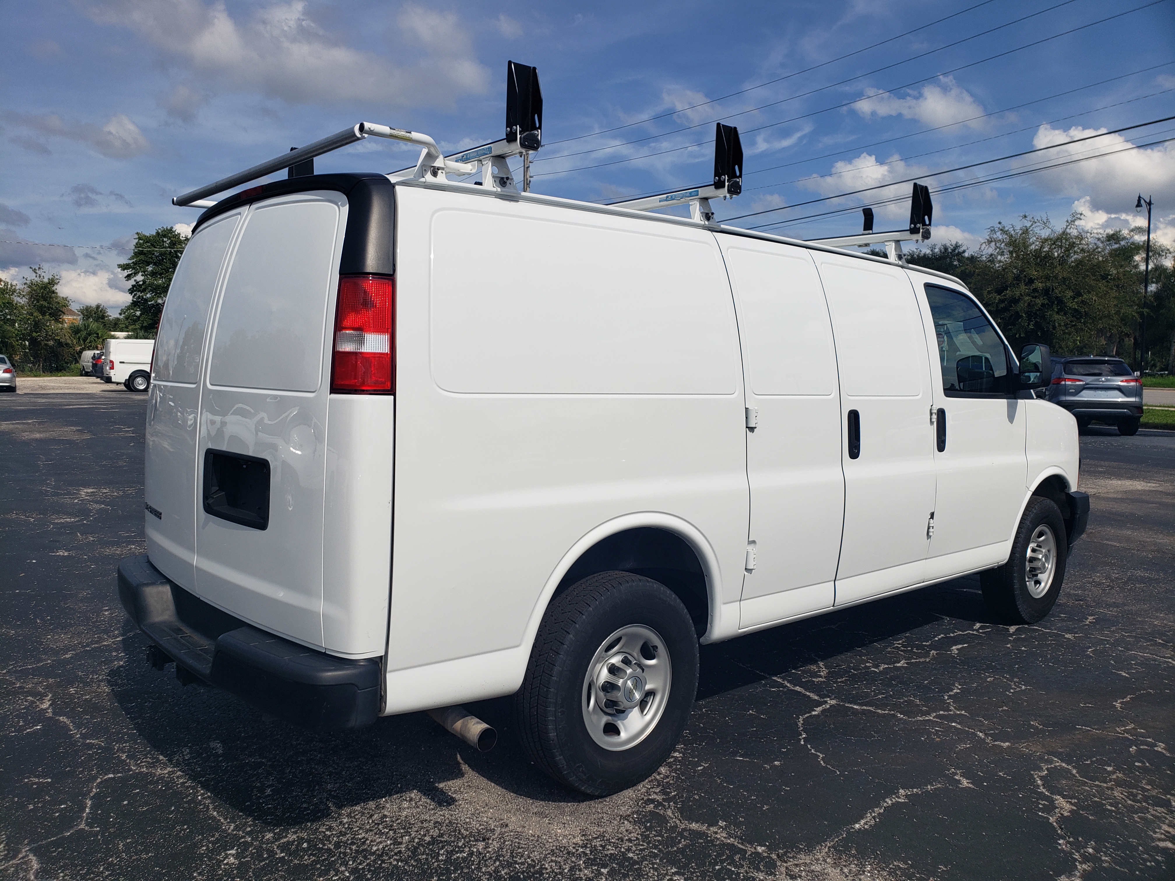 Used 2023 Chevrolet Express 2500 UNAVAIL RWD image 5