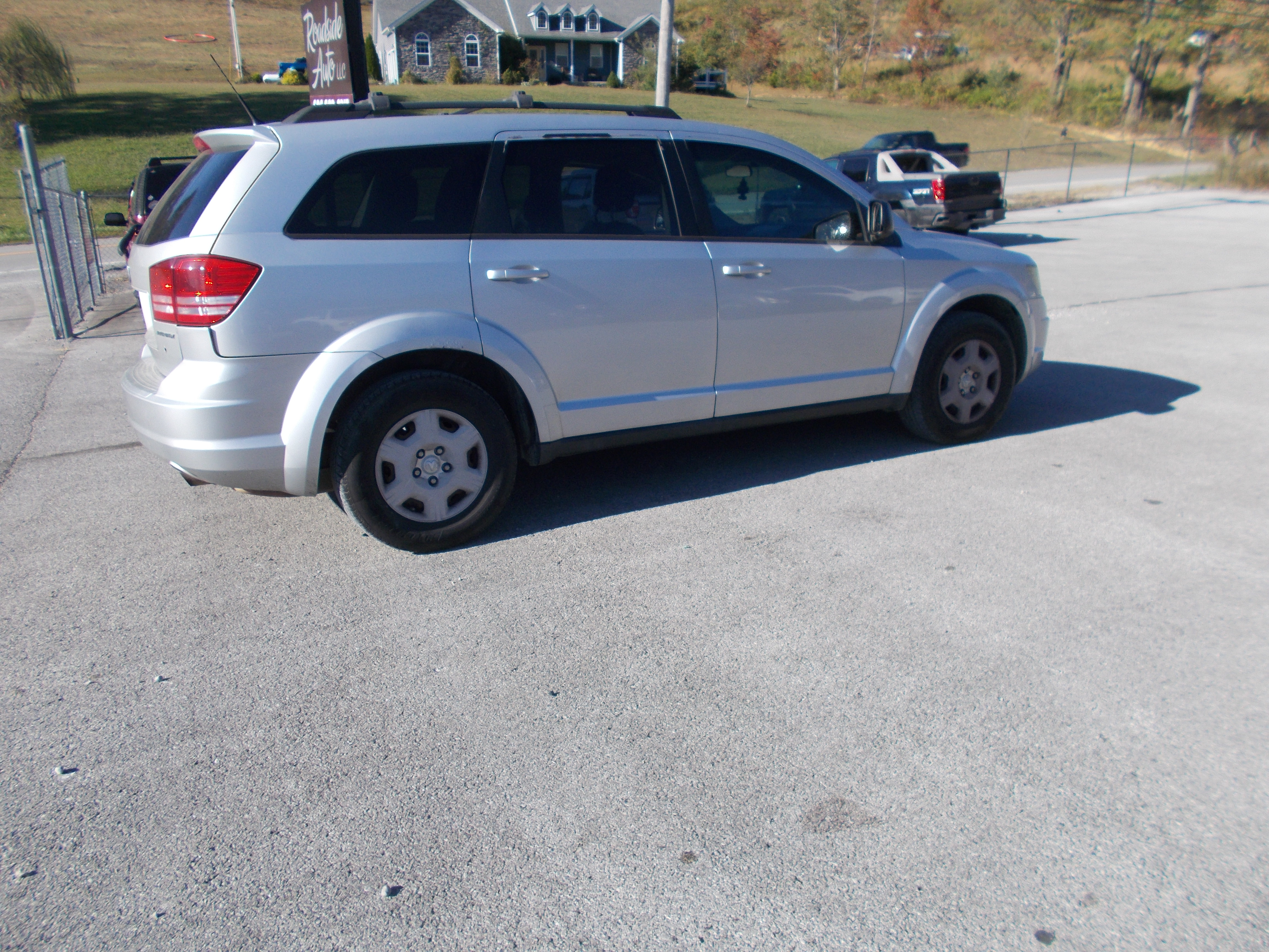 Used 2010 Dodge Journey 2WD SE image 4