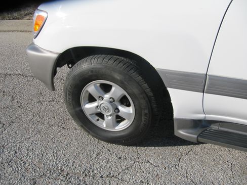 Used 2000 Toyota Land Cruiser image 6