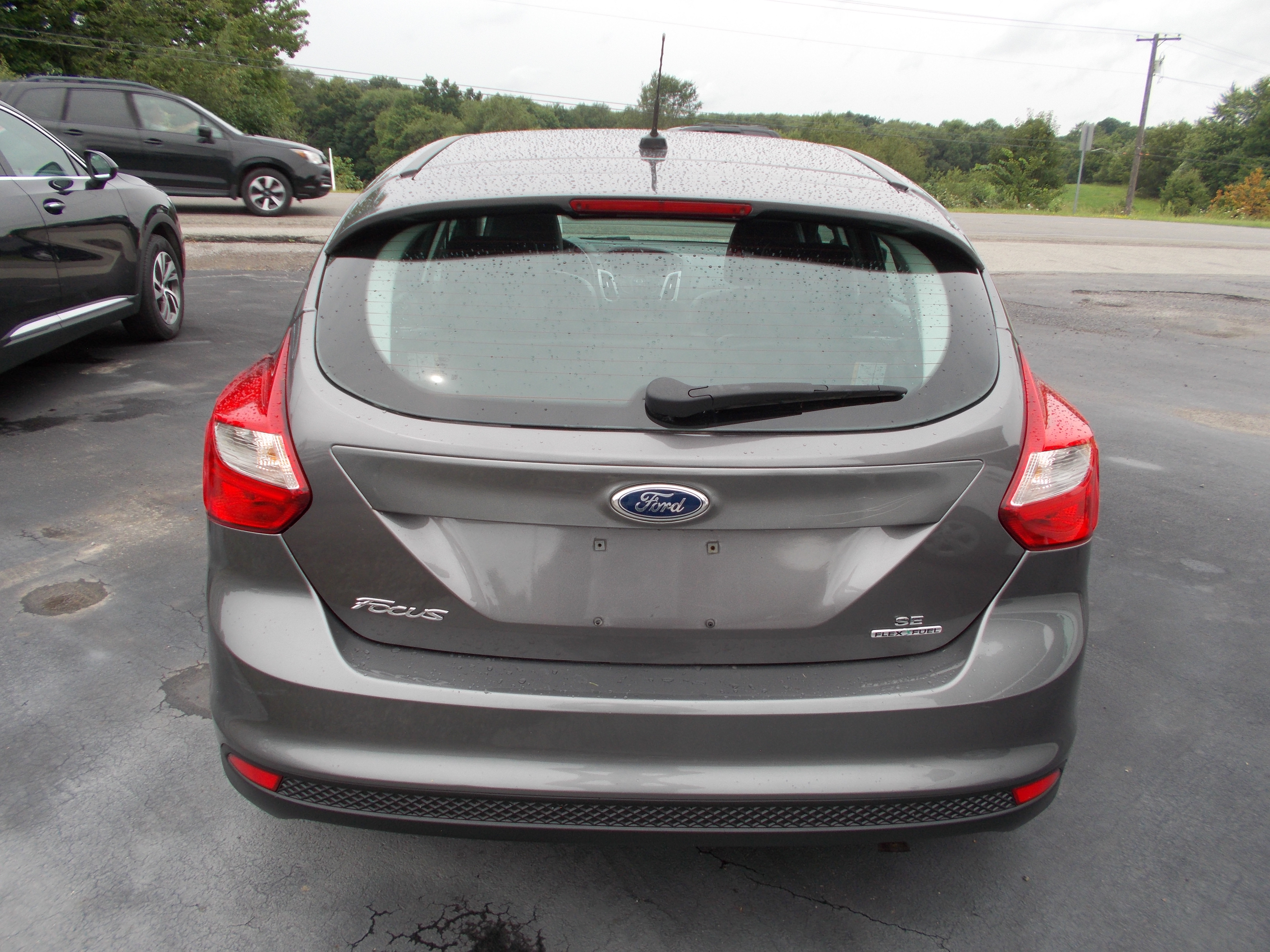 Used 2014 Ford Focus SE Hatchback FWD image 6