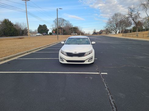 Used 2015 Kia Optima LX image 3
