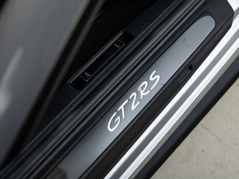 Used 2018 Porsche 911 GT2 RS image 65