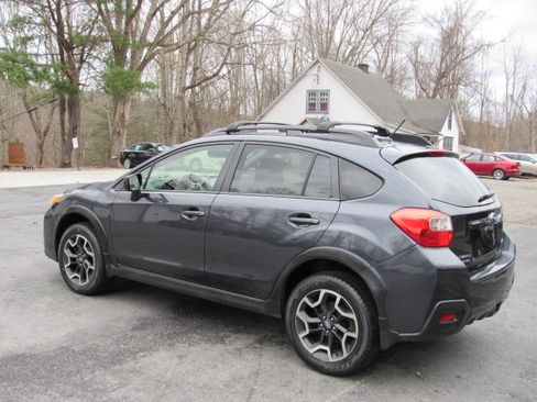 Used 2017 Subaru Crosstrek 2.0i Premium image 6