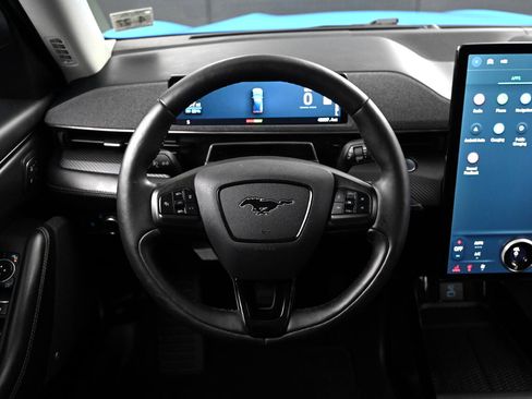 Used 2022 Ford Mustang Mach-E Premium image 27