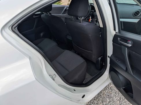 Used 2011 MAZDA MAZDA3 i Touring Sedan FWD image 9