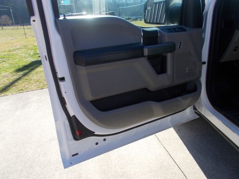 Used 2017 Ford F150 image 5