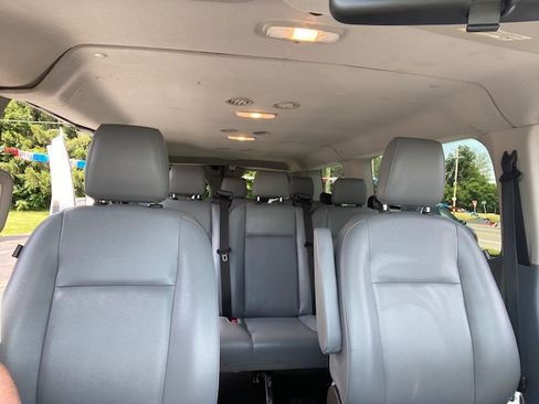Used 2018 Ford Transit 150 130 Low Roof Wagon RWD image 16