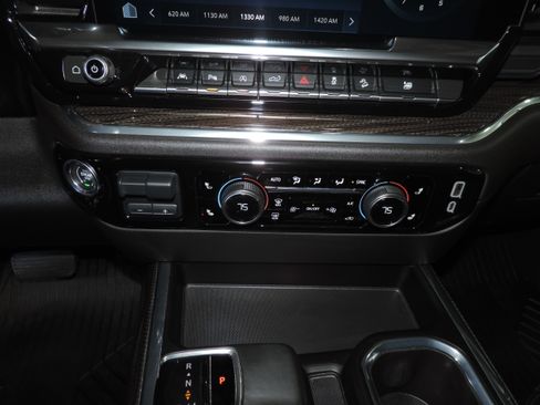Used 2024 Chevrolet Silverado 1500 RST AWD/4WD image 41
