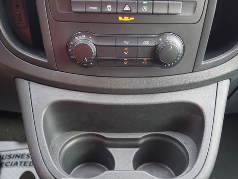 Used 2020 Mercedes-Benz Metris image 12