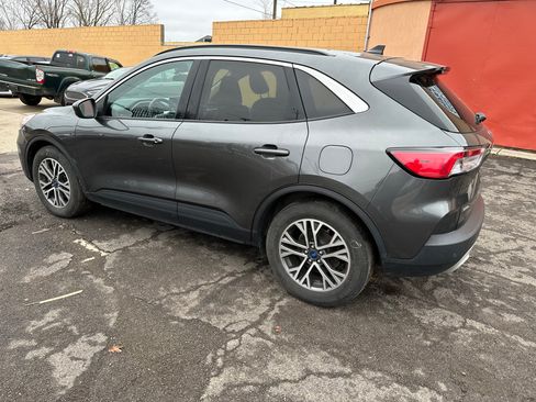 Used 2020 Ford Escape SEL image 4