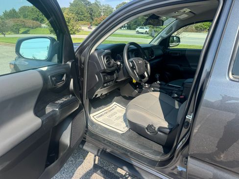 Used 2021 Toyota Tacoma 4x4 Double Cab image 13