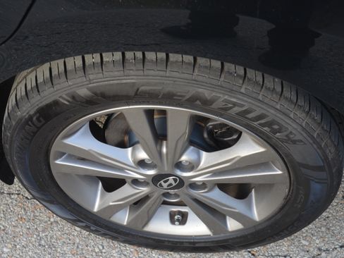 Used 2018 Hyundai Elantra Value Edition image 27