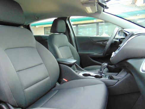 Used 2018 Chevrolet Malibu LS image 26