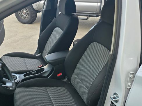 Used 2018 Hyundai Kona SE image 18