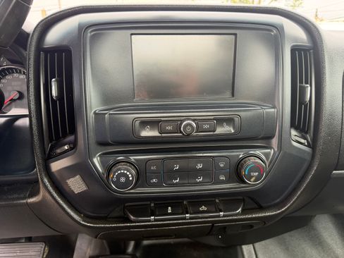 Used 2018 Chevrolet Silverado 2500 4x4 Regular Cab image 15