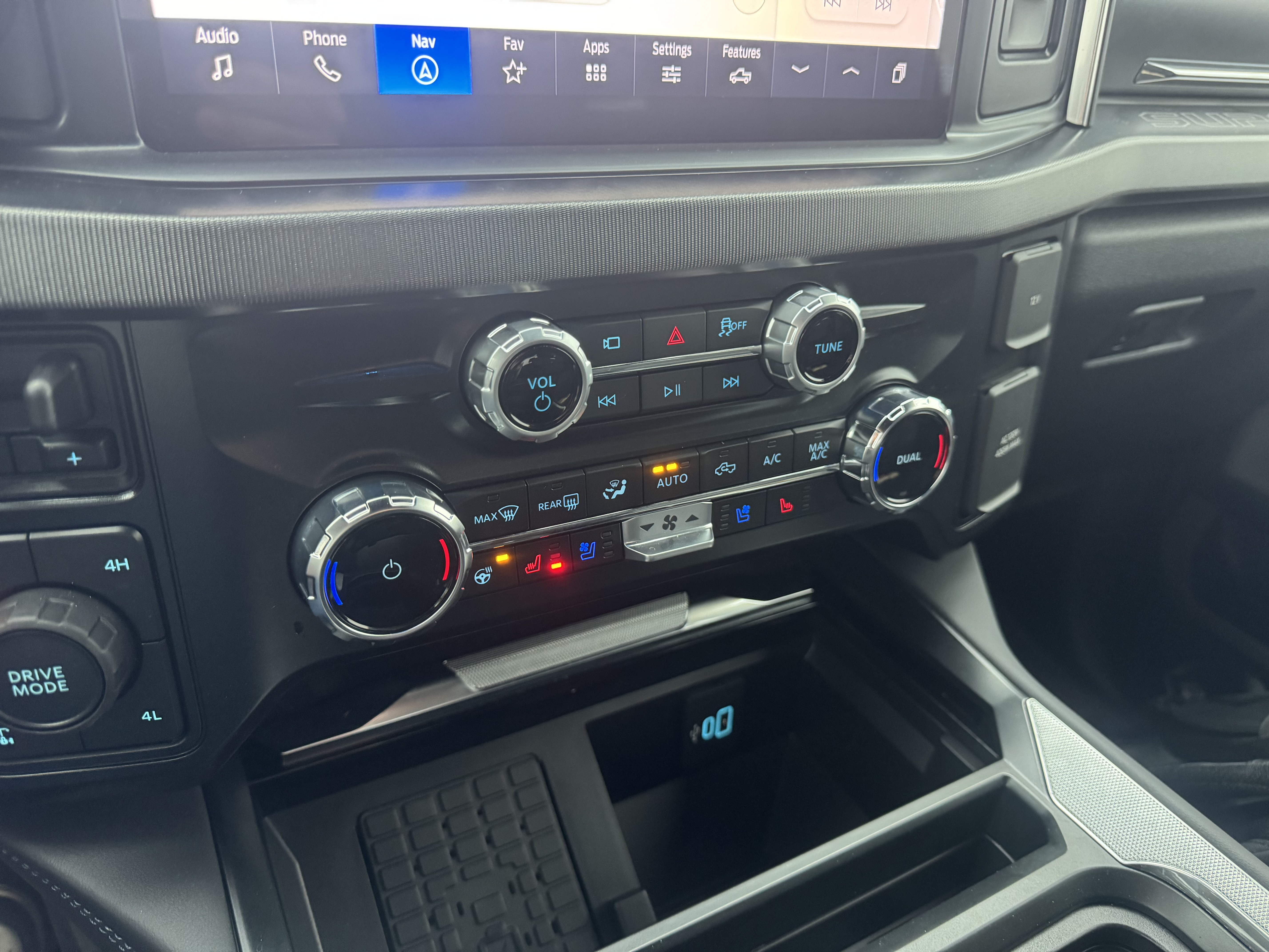 Used 2025 Ford F350 Platinum AWD/4WD image 26