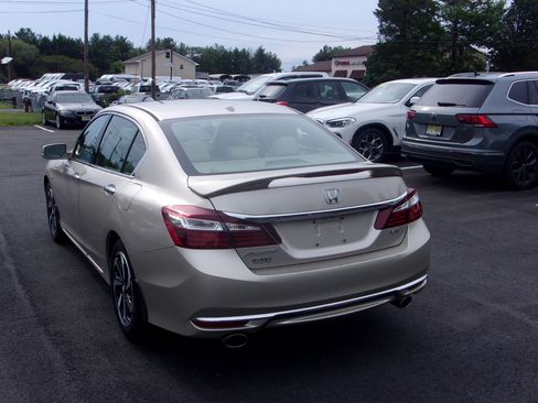 Used 2017 Honda Accord EX-L V6 Sedan image 7