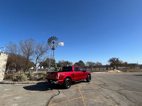 Used 2015 Ford F150 FX4 image 7