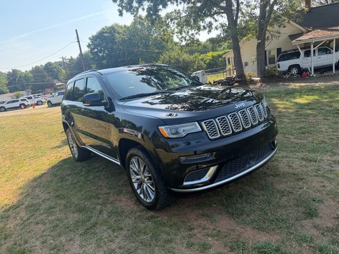 Used 2018 Jeep Grand Cherokee 4WD Summit image 16