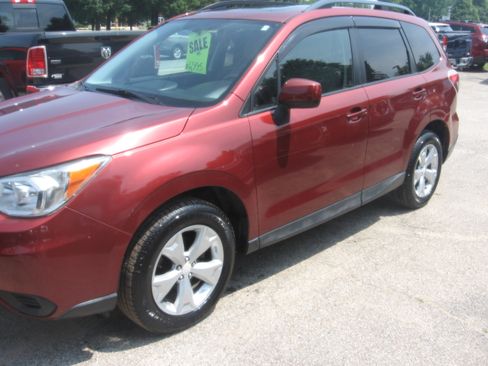 Used 2014 Subaru Forester 2.5i Premium AWD/4WD image 1
