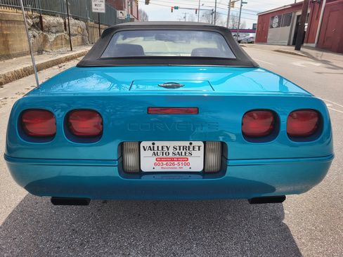 Used 1992 Chevrolet Corvette w/1LT image 4