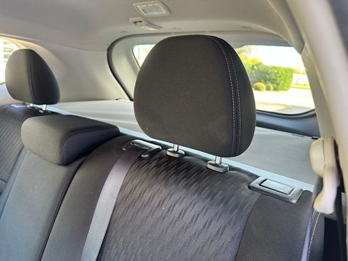 Used 2018 Nissan Rogue SV image 11