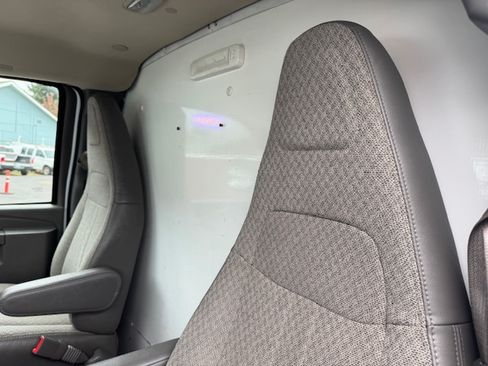 Used 2020 Chevrolet Express 3500 image 17